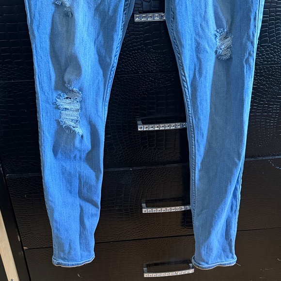Hollister Women's Light Blue Ripped Jeggings - Picture 4 of 8